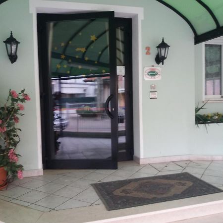 Hotel Fatima Ріміні Екстер'єр фото