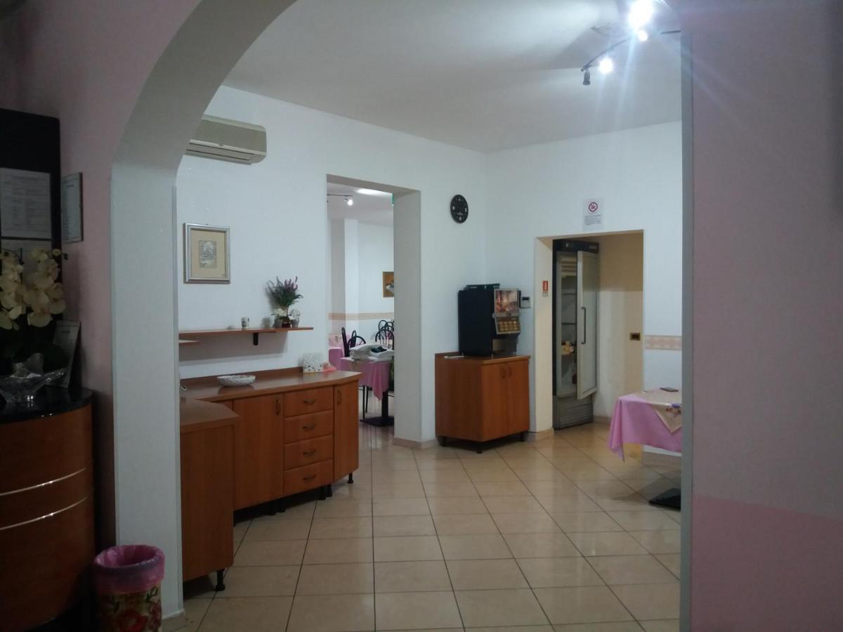 Hotel Fatima Ріміні Екстер'єр фото