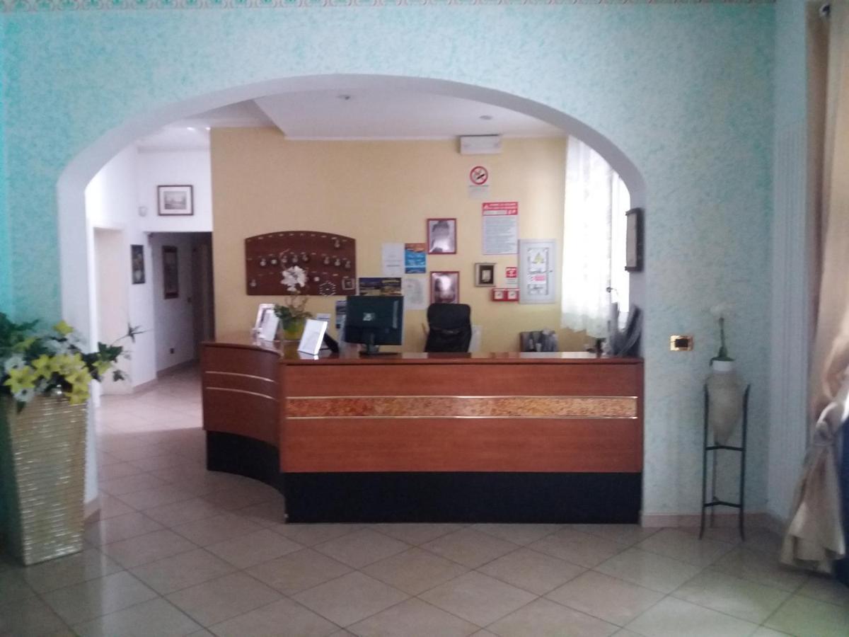 Hotel Fatima Ріміні Екстер'єр фото